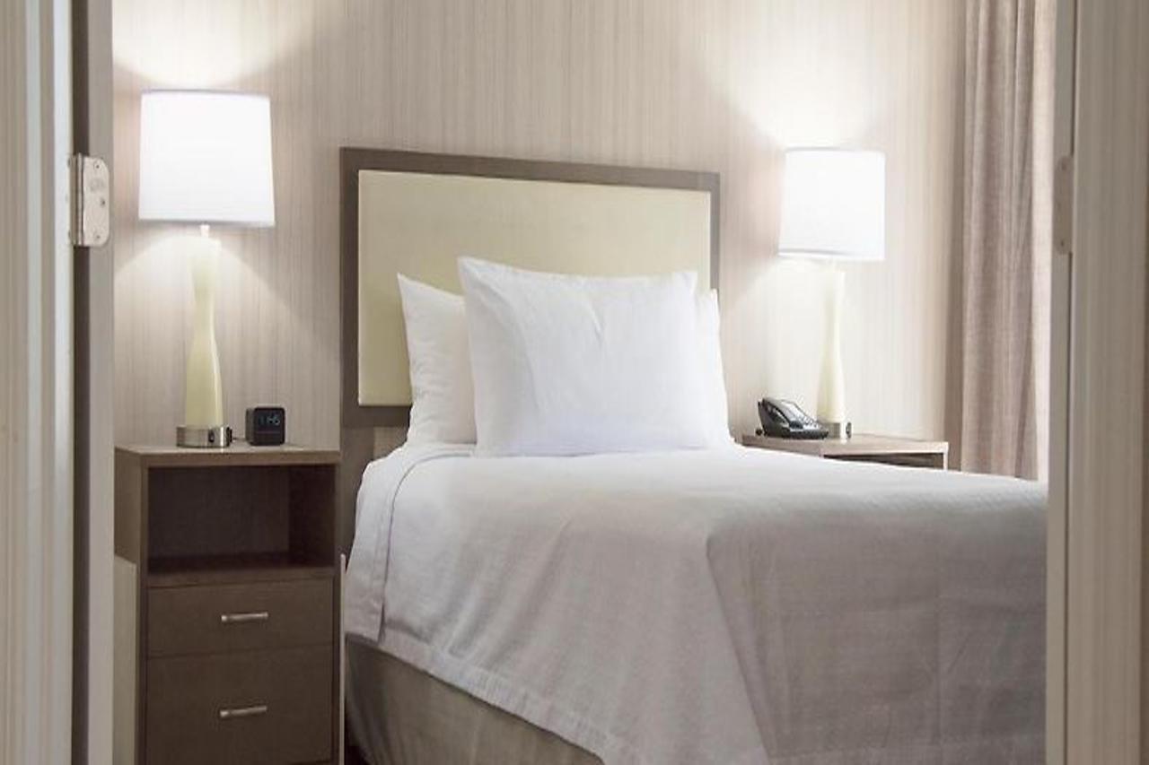 โฮมวู้ด สวีทส์ บาย ฮิลตัน แอตแลนต้า พีชทรี คอร์เนอร์ Hotel Peachtree Corners ภายนอก รูปภาพ